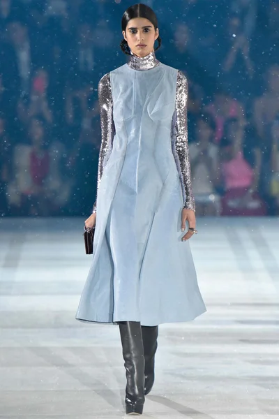 Look 8